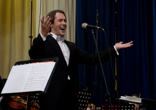 Тенор Евгений Южин: «Мои концерты - это большая возможность общения с публикой»