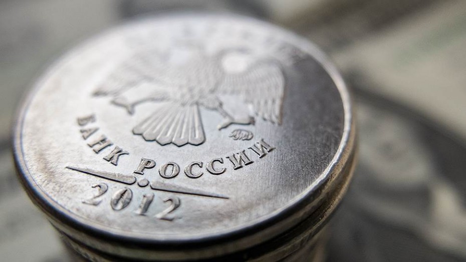 Доллар превысил 63 руб./$, евро — 78 руб./€ Рубль продолжает падение