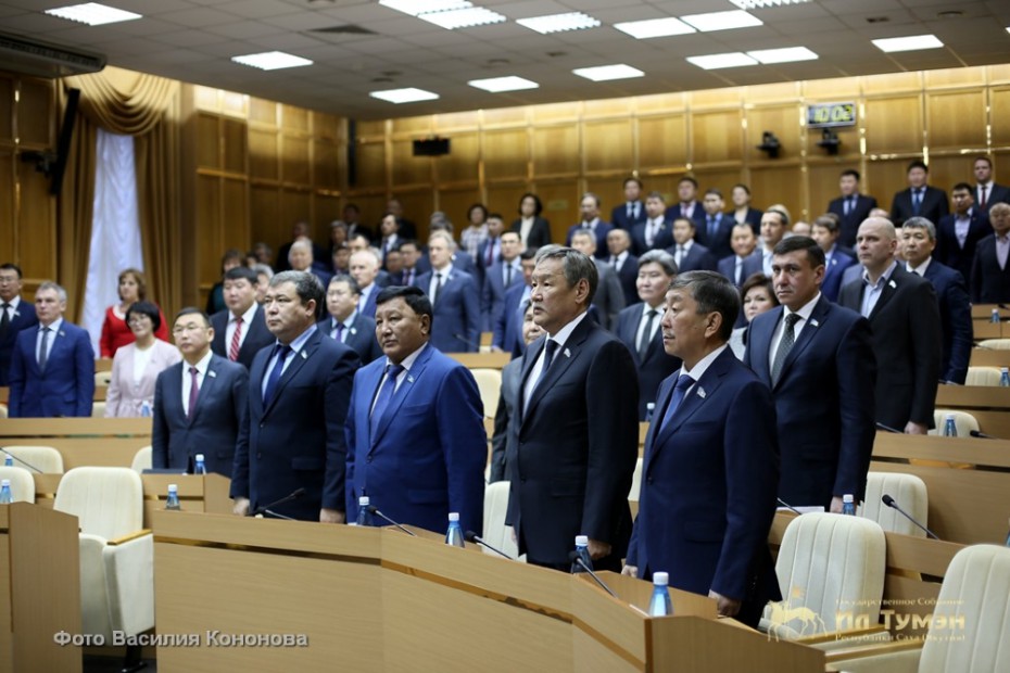 Статусный бой: депутаты Якутии сохранили право не работать