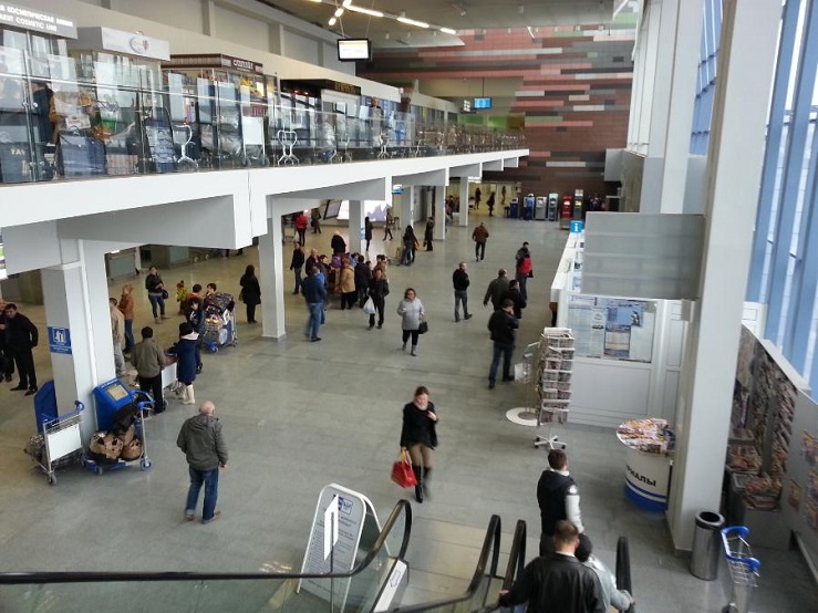 Иностранец предложил взятку полицейскому в аэропорту Якутска