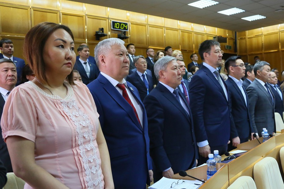 Виктор Федоров: «Я в шоке!». На сессии Ил Тумэн не поддержали отмену депутатских привилегий