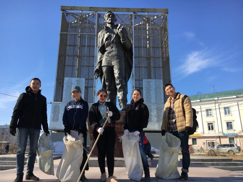 Студенты вышли на субботники по уборке исторических мест Якутска