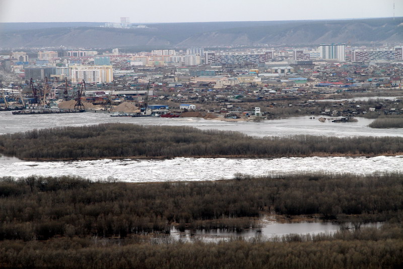 В связи с паводком в Якутии и столице республики объявлен режим ЧС