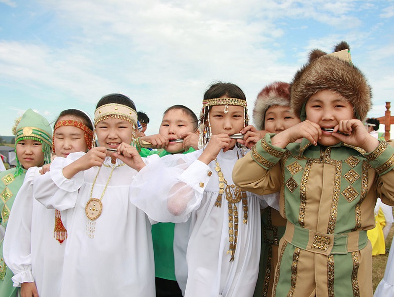 Ювелирная фирма «Киэргэ» организует конкурс детских талантов и национальных костюмов