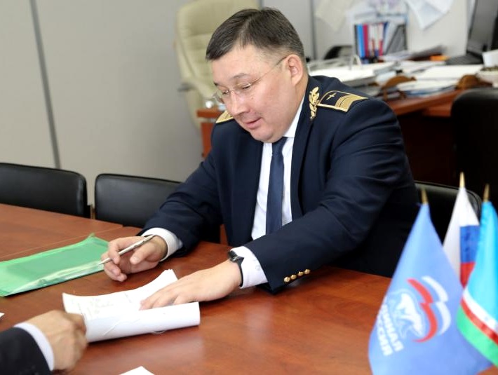 СМИ: директор аэропорта «Якутск» задержан по подозрению во взяточничестве четырехлетней давности