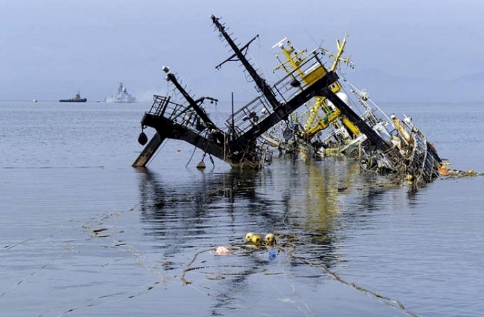 День реки Лены: кто должен утилизировать 296 заброшенных судов?