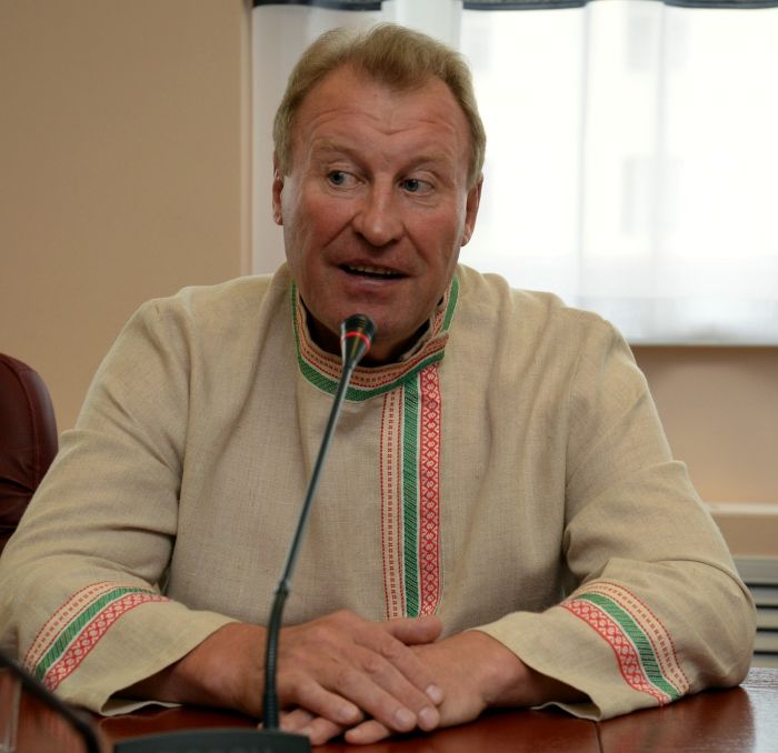 Единороссы не одобряют внезапную перебежку Анатолия Добрянцева к эсерам