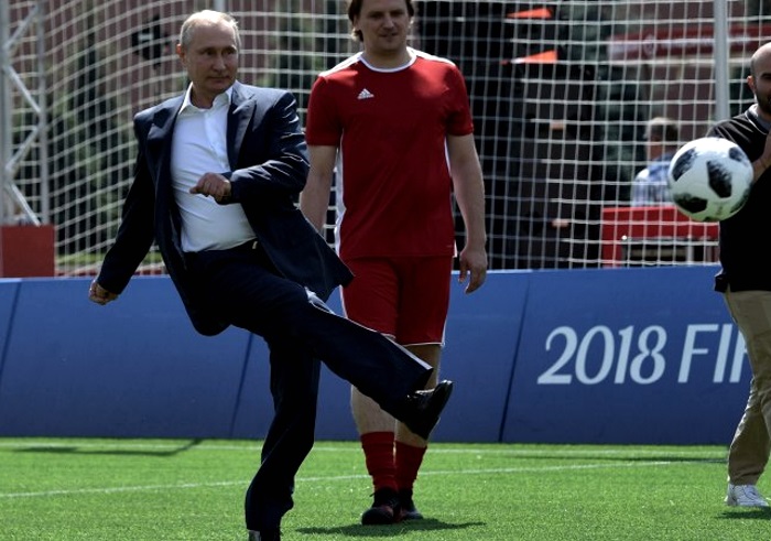 Путин поблагодарил Черчесова за игру сборной России