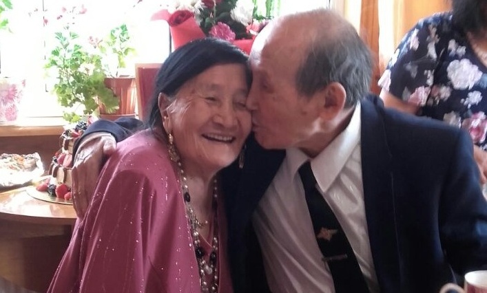Семья Олесовых отметила железную годовщину свадьбы –  65-летие бракосочетания