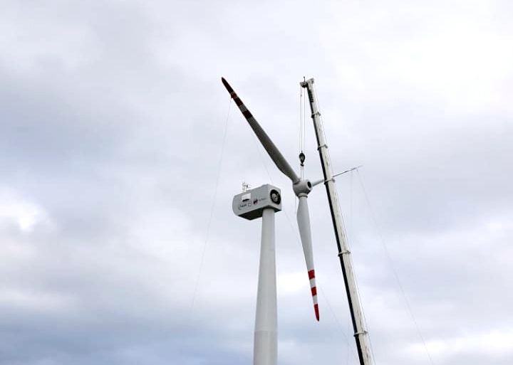 Первая ветроустановка смонтирована в арктическом поселке Тикси