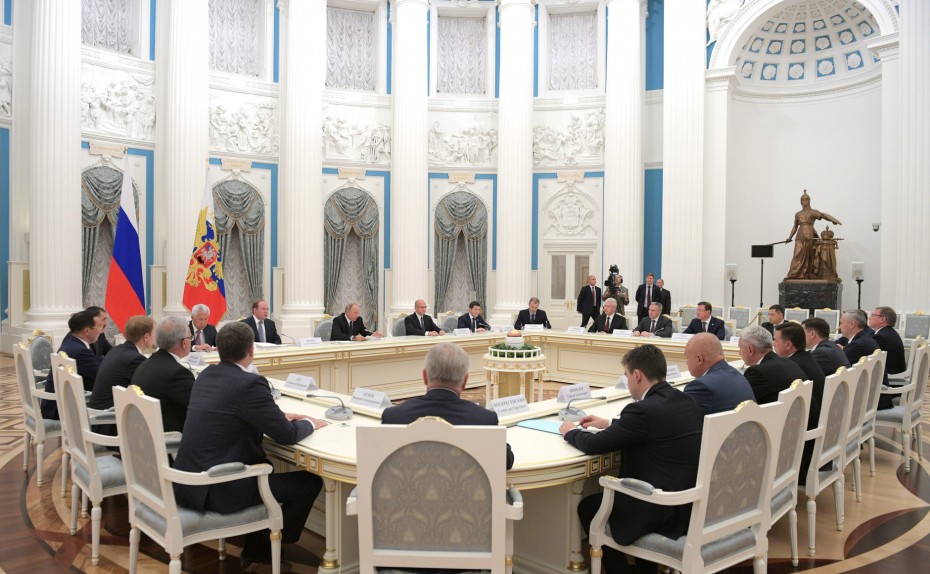Айсен Николаев намерен согласовывать программу развития региона с общественностью