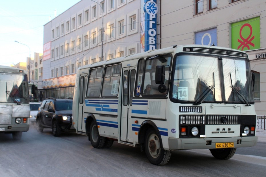Жителям Якутска посоветовали обращаться с жалобами на автобусников в диспетчерскую