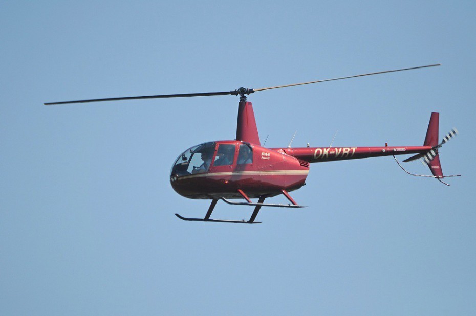Спасатели продолжили поиски вертолета, совершившего жесткую посадку в Якутии