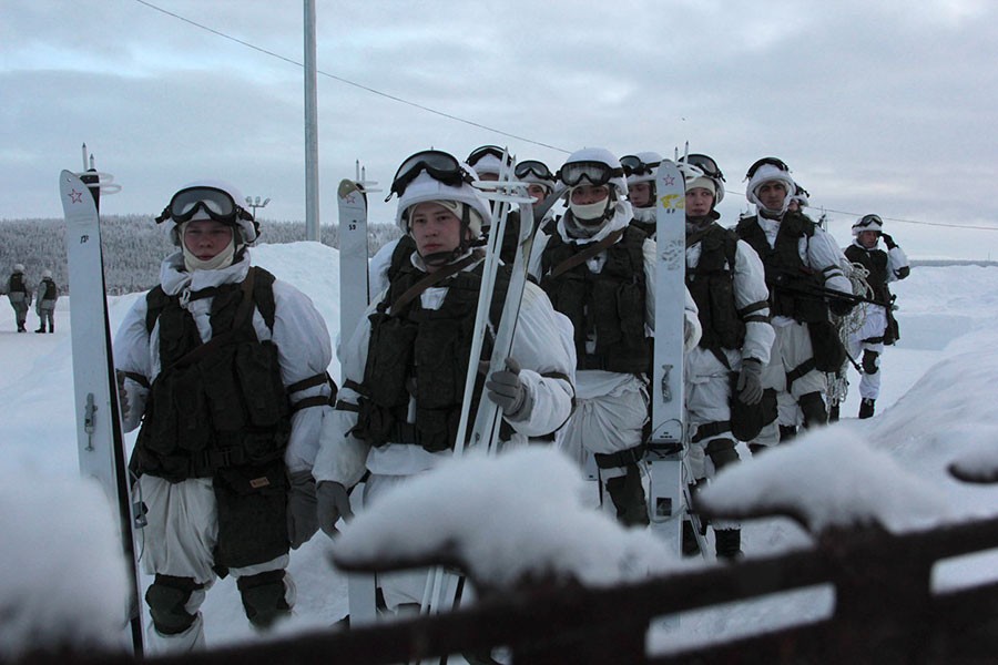 Северный флот и пограничники выполнили десантные операции на побережье Якутии