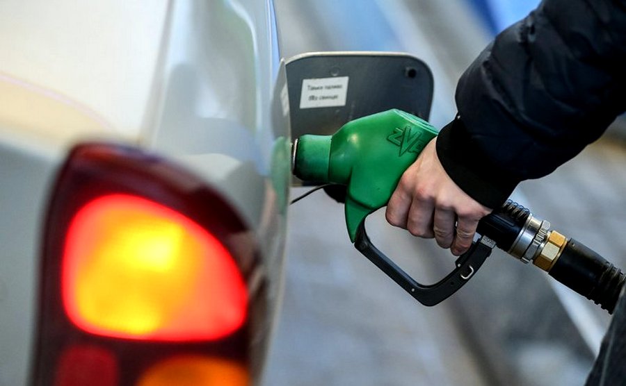Правительство России рекомендовало в Якутии продавать 92-й бензин не дороже 72 рублей