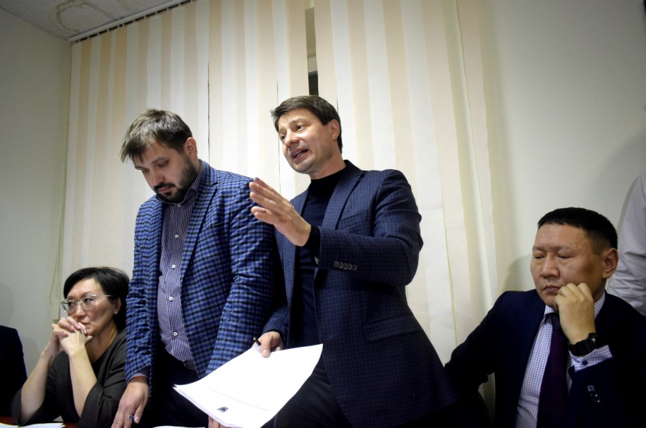 Авксентьева и Федоров извинились перед погорельцами за грубость сотрудников мэрии