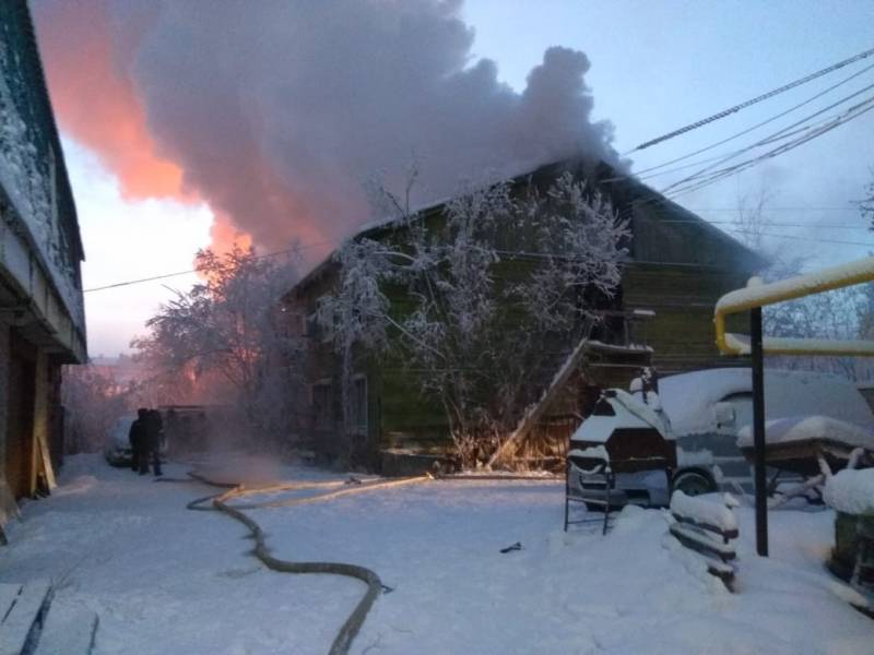 Сгоревший дом на Семена Данилова пойдет под снос, пострадавшим начнут выплачивать материальную помощь