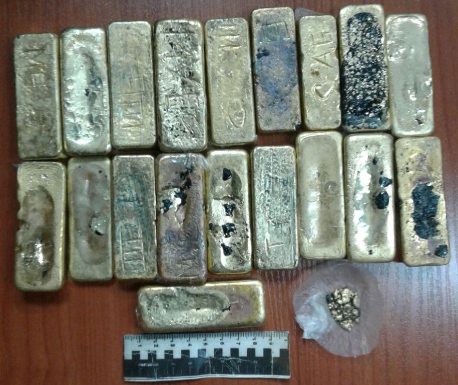 Задержал и украл: В Нерюнгри судят экс-оперуполномоченного за хищение изъятого золота