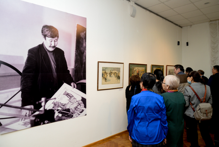 «Отец якутской графики»: в НХМ открылась выставка Эллея Сивцева