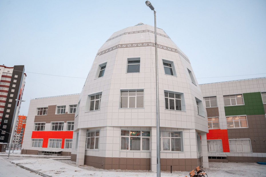 Айсен Николаев опроверг информацию по якутской школе «Айыы Кыhата» в 203 микрорайоне