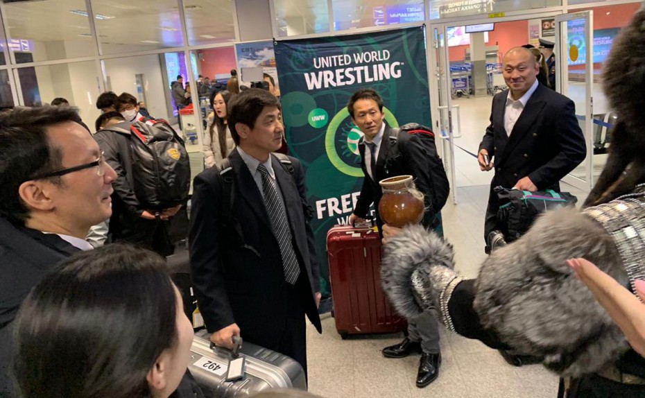 Борцы из Японии прилетели в Якутск для участия в Кубке мира
