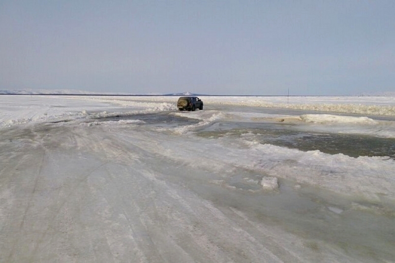 Минэкологии Якутии: сообщений о провалах под лед машин не поступало