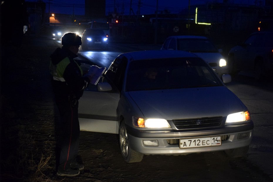 «Нелегальный таксист»: в Якутске проверяют соблюдение правил пассажирских перевозок