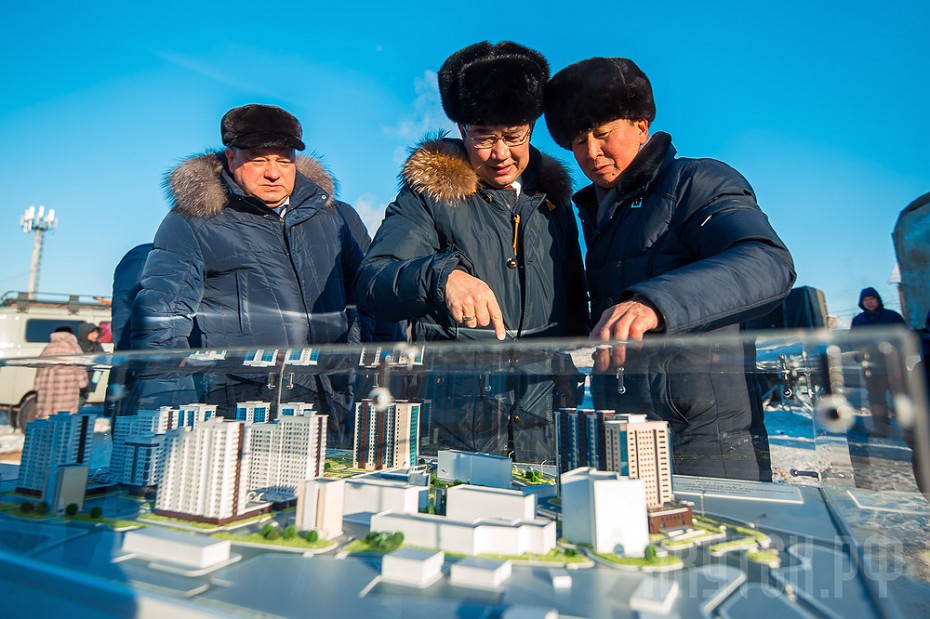 Сто социально значимых объектов построят в Якутии к 2020 году