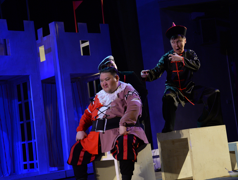 Тайм-аута не будет – «Фальстаф»: новый спектакль по Шекспиру в Саха театре