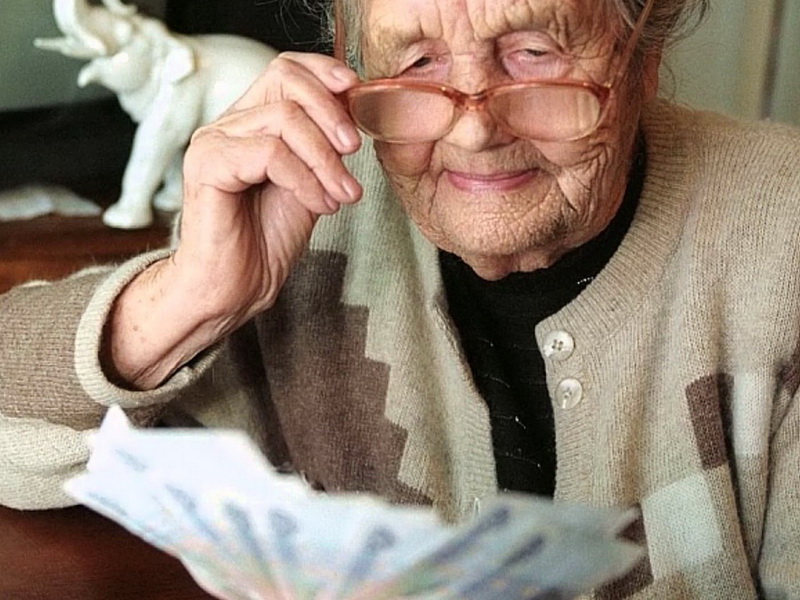В Якутии дельцы понуждают пенсионеров покупать некачественную косметику в кредит