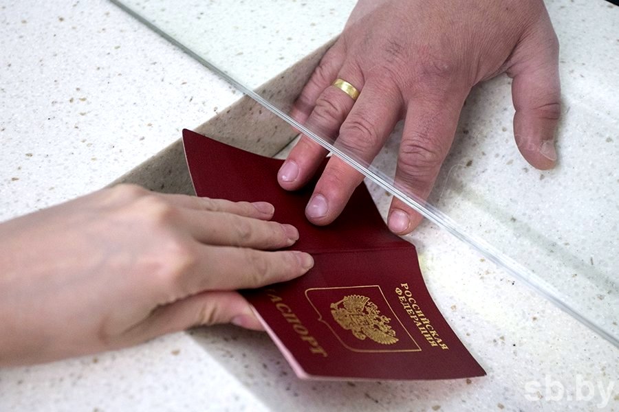 Якутские транспортные полицейские пресекли полет 17-летнего подростка по чужому паспорту