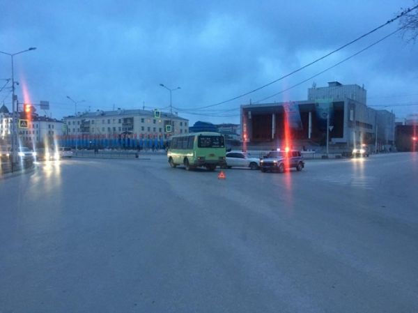 В ДТП в Якутске пострадала пассажирка автобуса