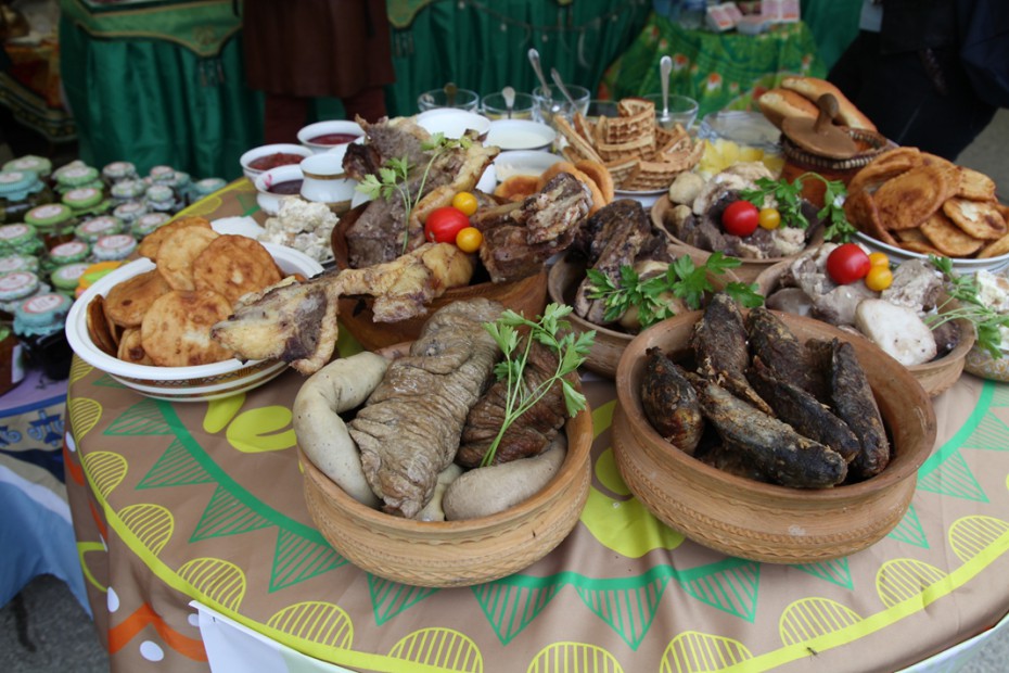 Начинается прием заявок на право организации пунктов приема общественного питания во время Ысыаха Олонхо-2019 в селе Намцы