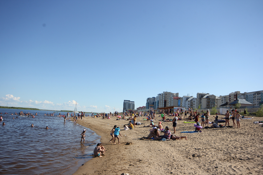 В Якутске открыли городской пляж