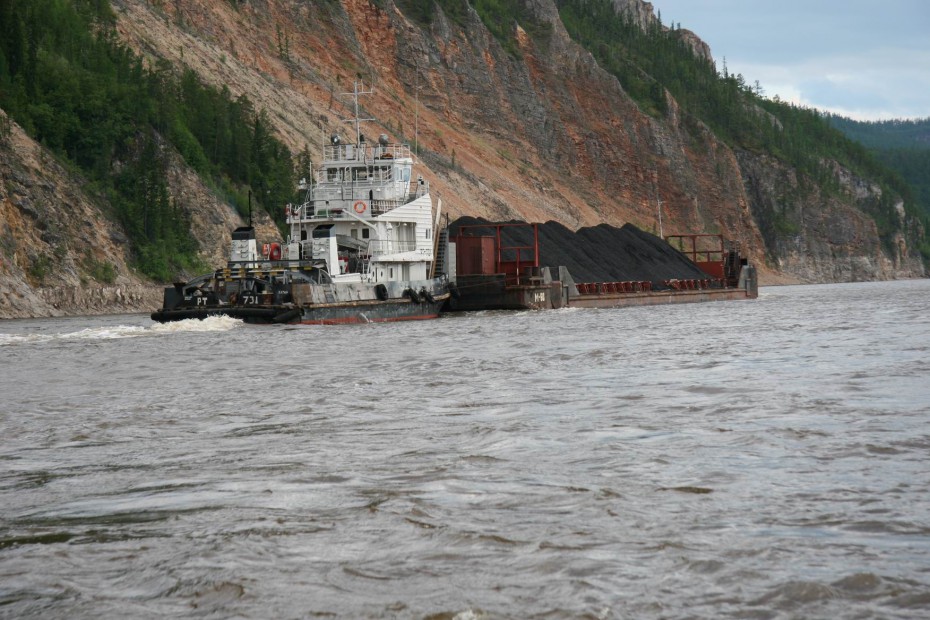 Навигация по рекам Якутии идет согласно плану