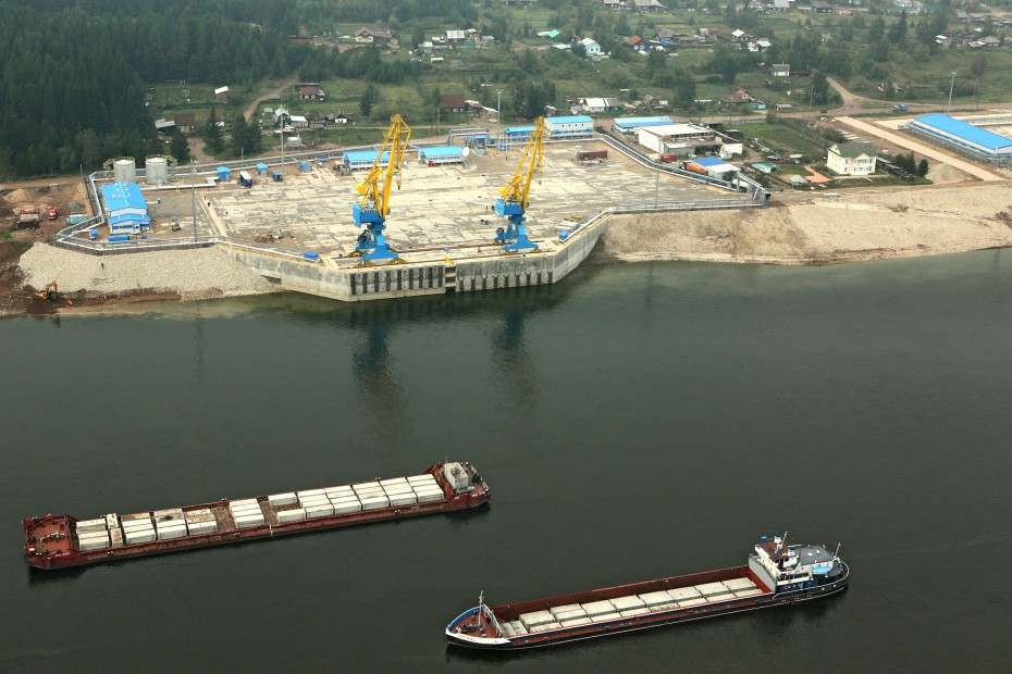 Более 60 тысяч тонн грузов отправят на Чаяндинское месторождение в период летней навигации