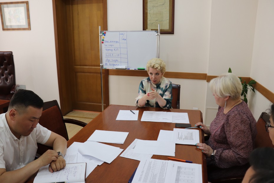 Обсуждены вопросы организации в Якутии всеобщей диспансеризации взрослого населения