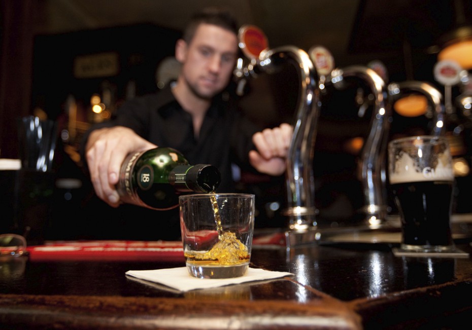 За продажу алкоголя несовершеннолетней бар оштрафован на три миллиона рублей