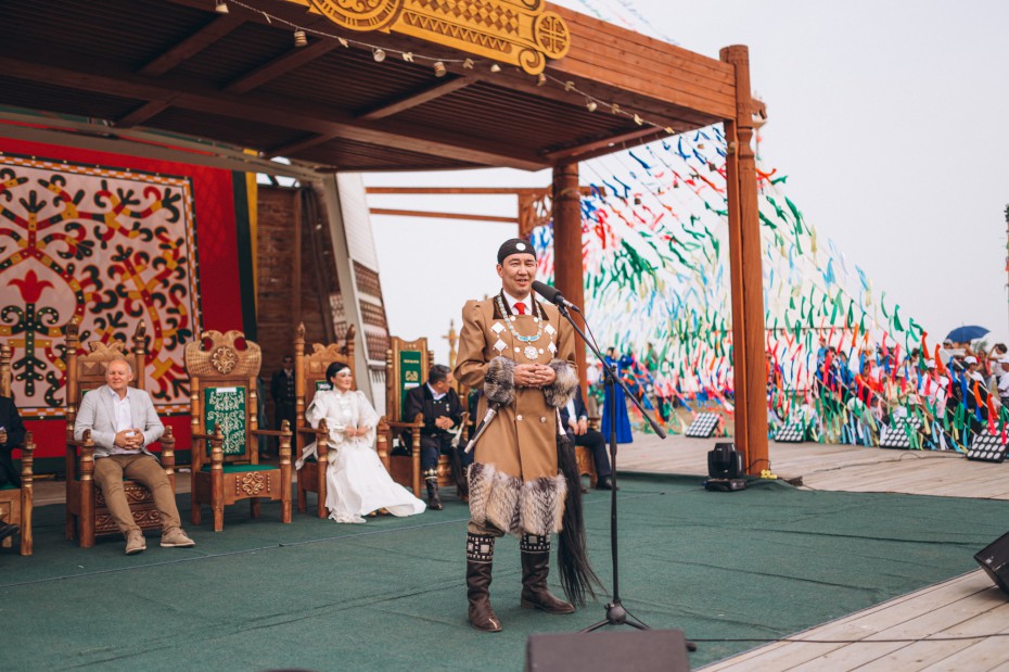 Айсен Николаев поздравил жителей и гостей столицы с национальным праздником Ысыах Туймаады