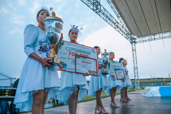 На церемонии закрытия Игр народов Якутии наградили победителей и поздравили рекордсменов