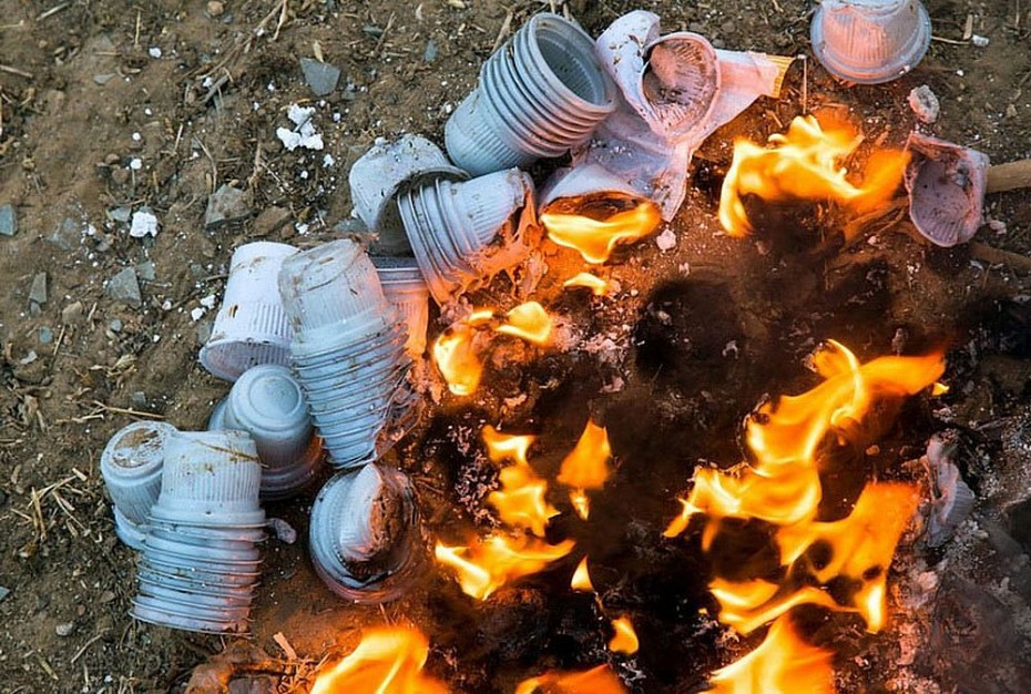 За один день в Якутии произошло десять случаев возгорания мусора