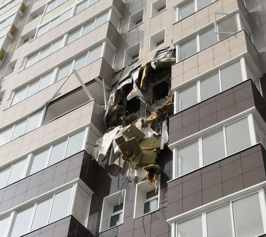 Фотофакт:  Последствия взрыва газа в новостройке на улице Автодорожная в Якутске