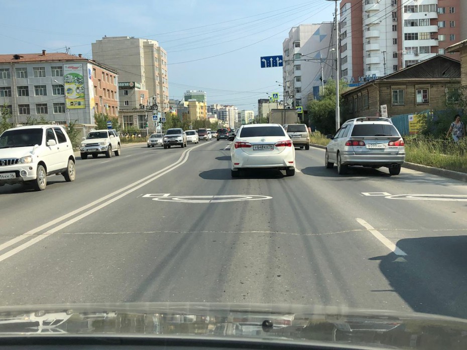Фотофакт: В Якутске неправильно наносят дорожную разметку о том, что ведется "фотовидеофиксация"