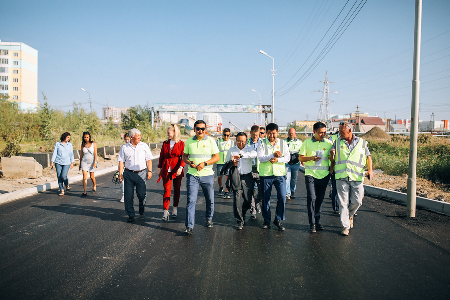 Члены правительства республики осмотрели ход дорожного строительства в рамках нацпроекта «БКАД» в Якутске