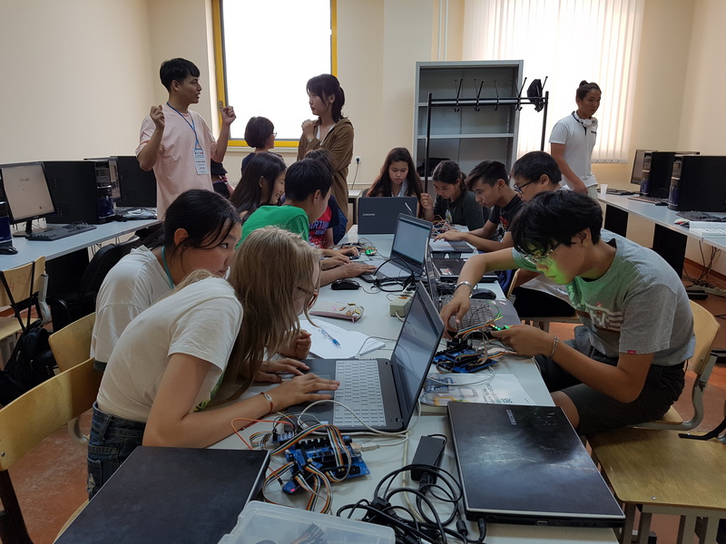 В Якутске прошла Международная летняя школа ИТ и робототехники