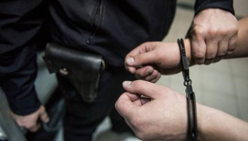 Якутские полицейские задержали мошенника, представлявшегося сотрудником ГИБДД