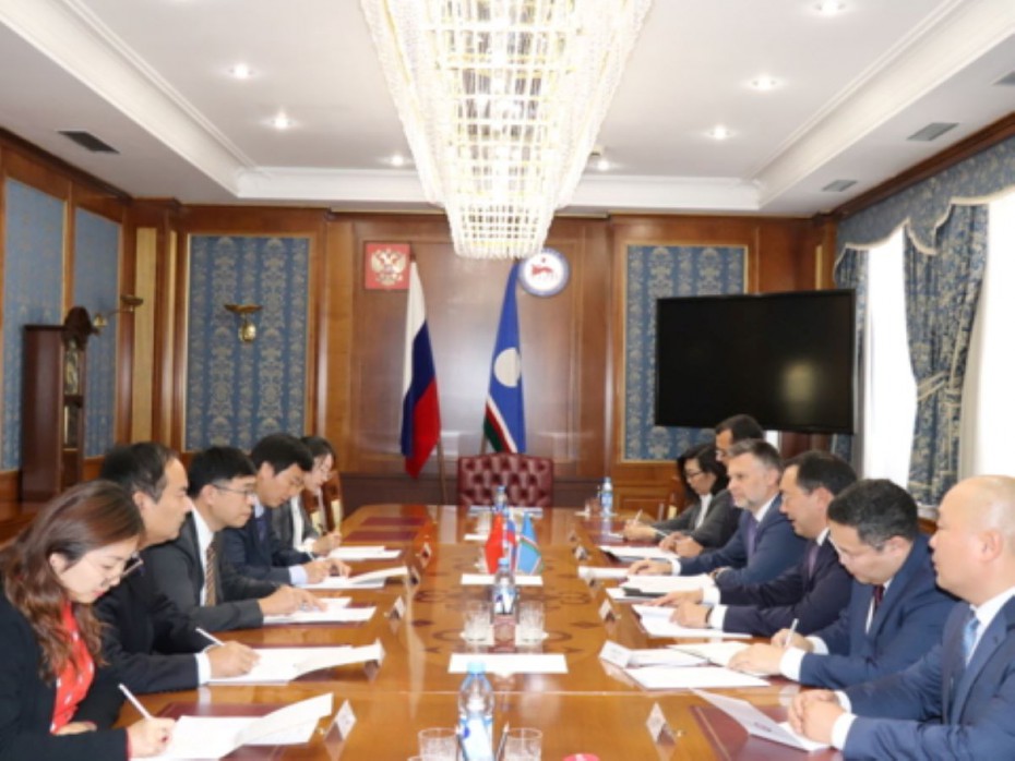 Айсен Николаев провел рабочую встречу с Генеральным консулом Китайской Народной Республики в Хабаровске