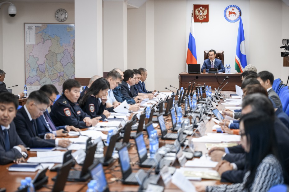 Айсен Николаев провел очередное заседание республиканской антинаркотической комиссии