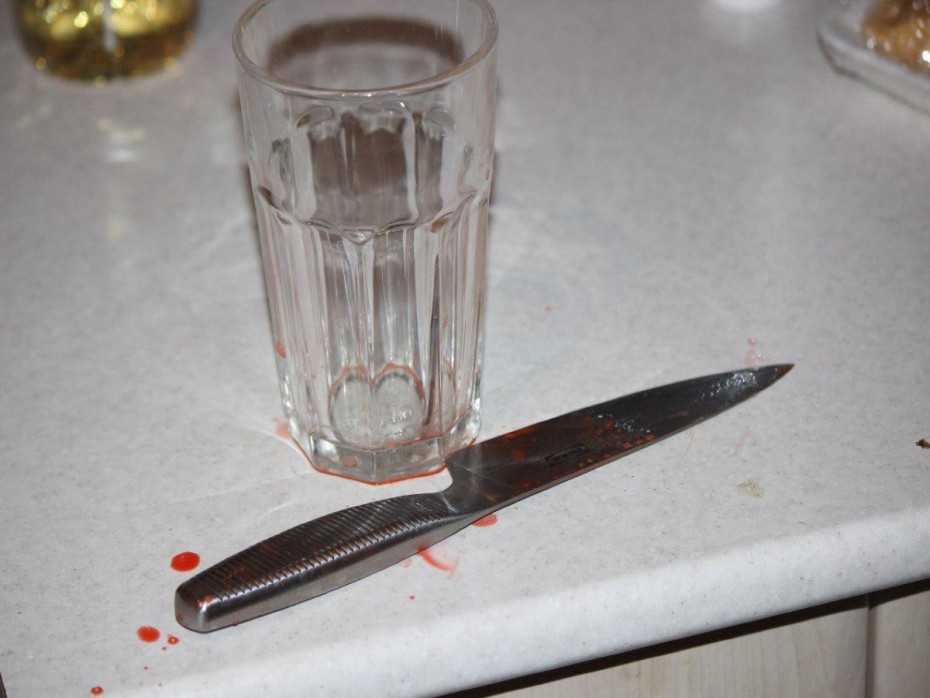 Жительница Нерюнгри в состоянии алкогольного опьянения решила разрешить конфликт с помощью ножа