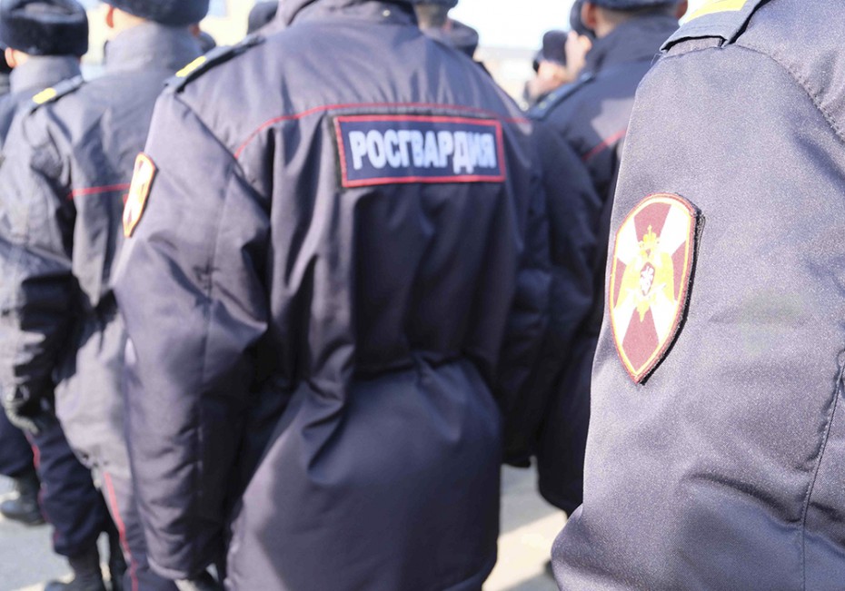 В Якутске сотрудники Росгвардии задержали уличного грабителя
